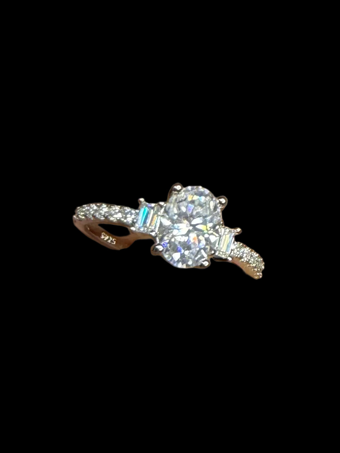 925 Silver VVS Moissanite Oval Cut Ring (Size 7)