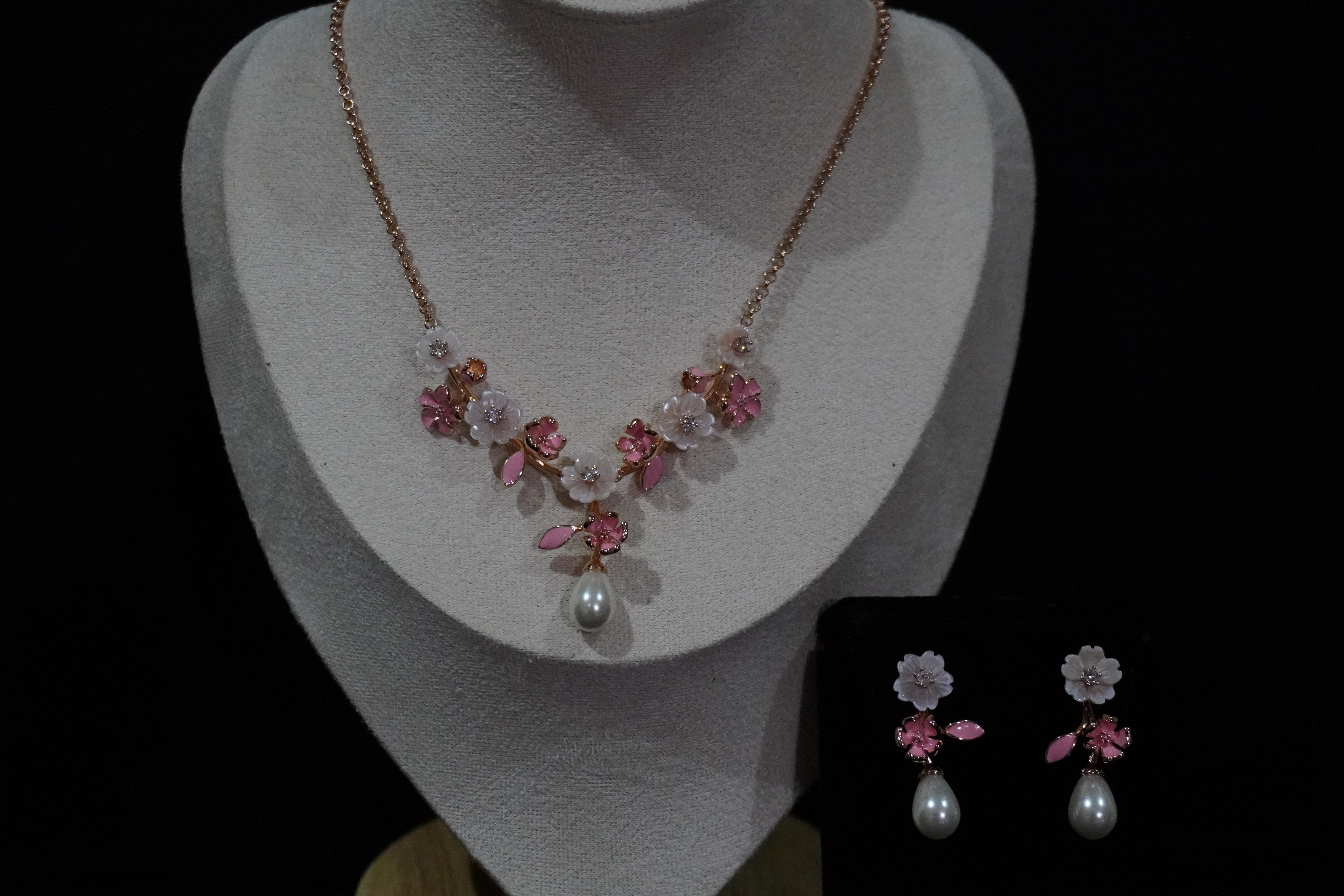 Blush Blossom Pearl 925 Silver Jewelry Set