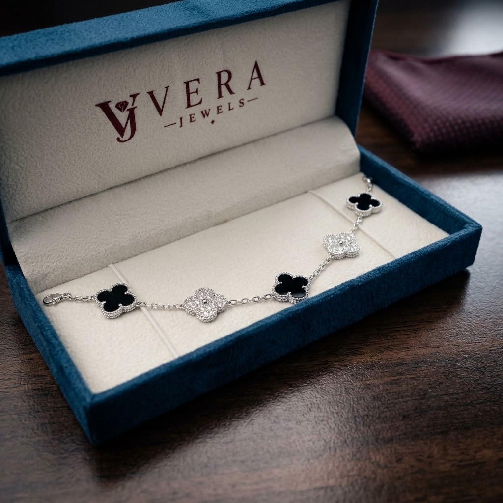 MOISSANITE BLACK CLOVER BRACELET