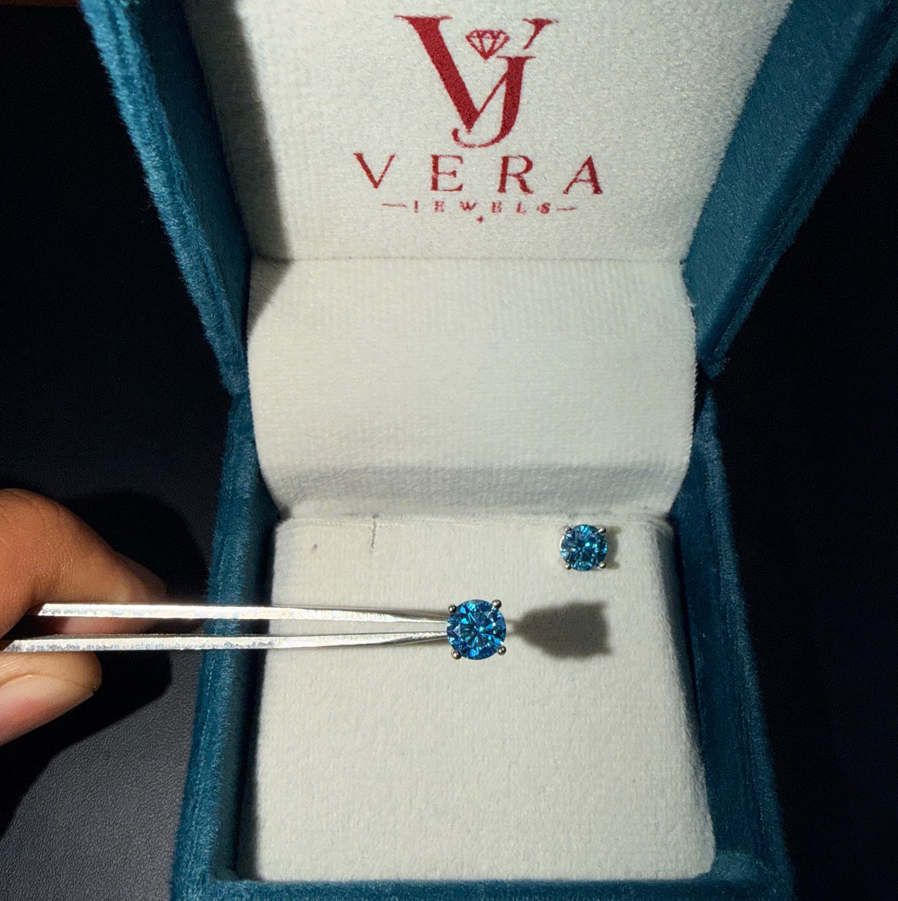 MOISSANITE SEA BLUE STUDS