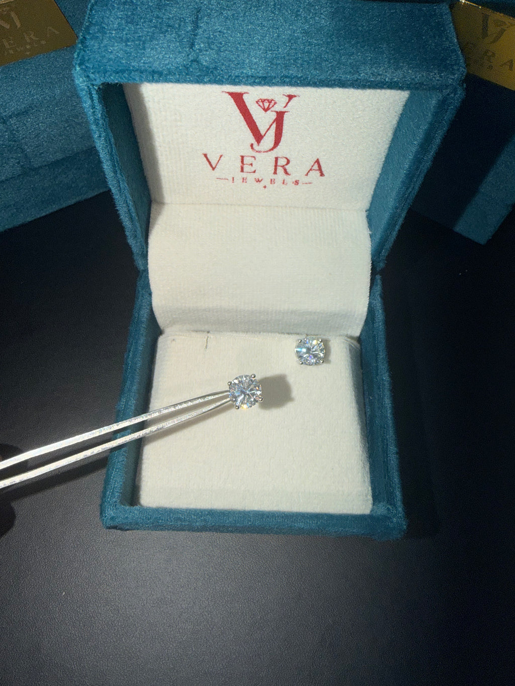 MOISSANITE 8.0 MM STUDS