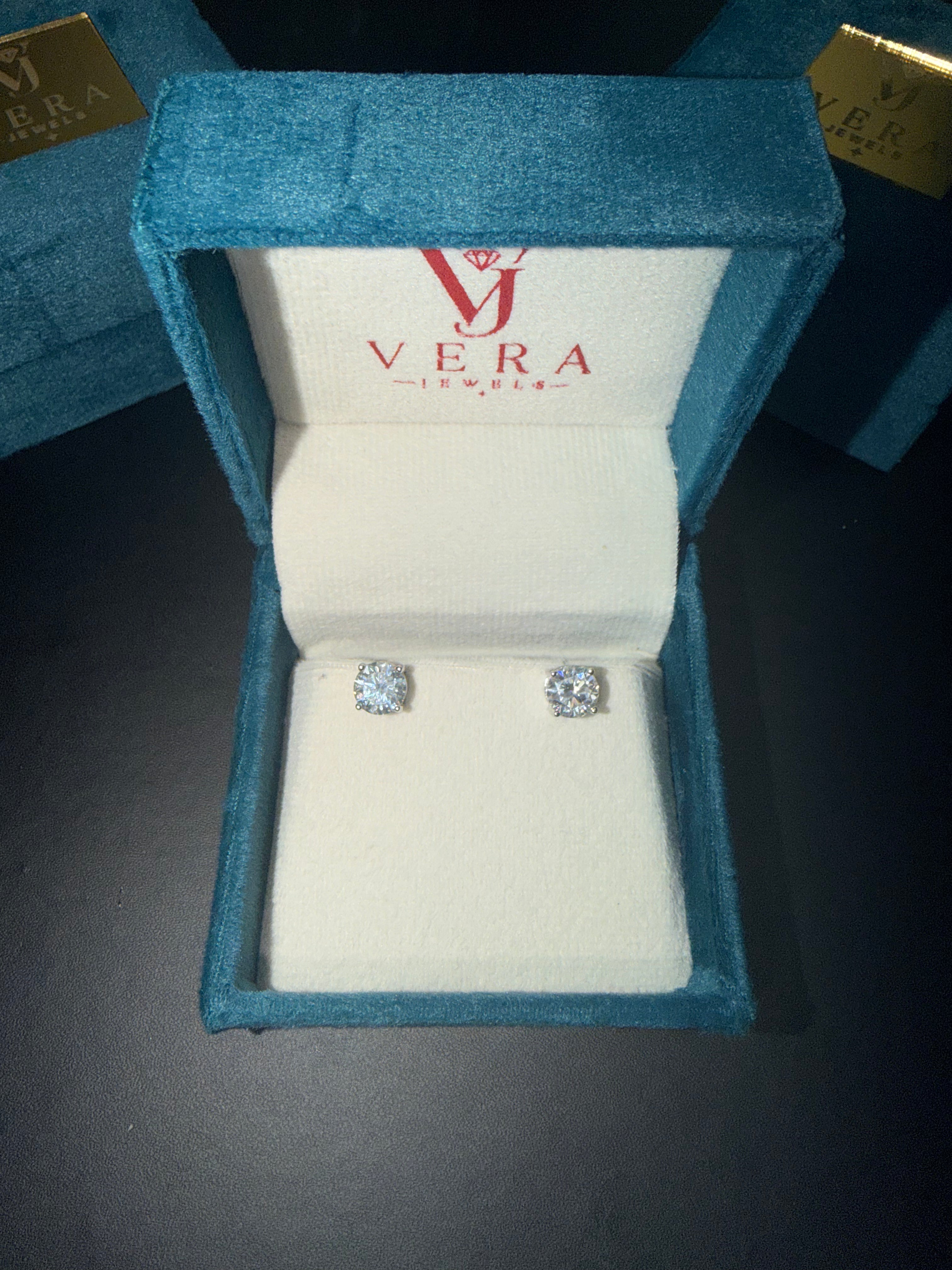 MOISSANITE 8.0 MM STUDS